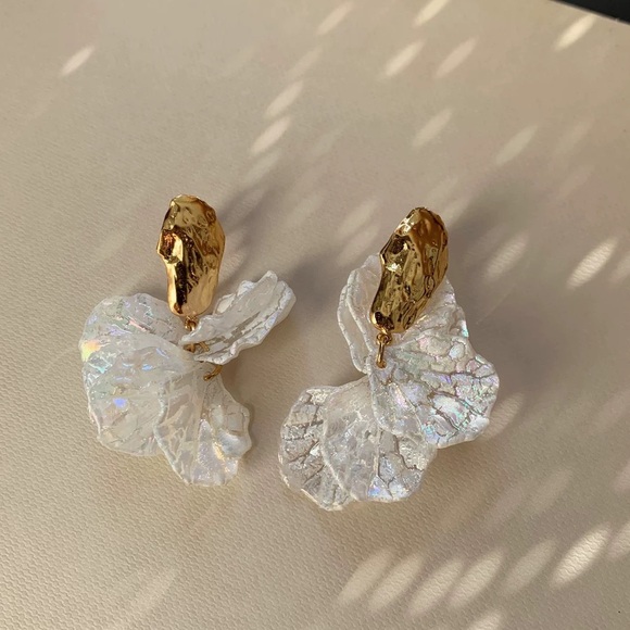 Dangle boho earrings, dangle petal earrings, dangle floral earrings - Picture 3 of 6